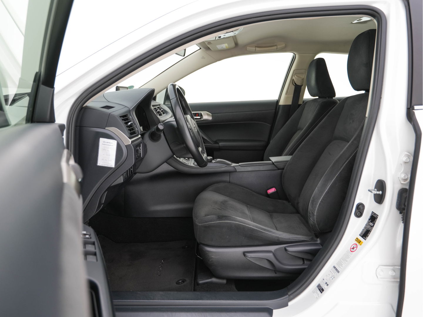 Lexus CT 200h Business Style Special Edition Aut. *NAVI-FULLMAP | ALCANTARA | ECC | PARKASSIST | CRUISE | TOWBAR | COMFORT-SEATS |  15''ALU*