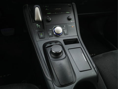 Lexus CT 200h Business Style Special Edition Aut. *NAVI-FULLMAP | ALCANTARA | ECC | PARKASSIST | CRUISE | TOWBAR | COMFORT-SEATS |  15''ALU*