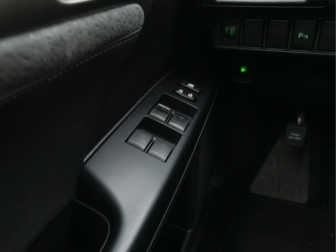 Lexus CT 200h Business Style Special Edition Aut. *NAVI-FULLMAP | ALCANTARA | ECC | PARKASSIST | CRUISE | TOWBAR | COMFORT-SEATS |  15''ALU*