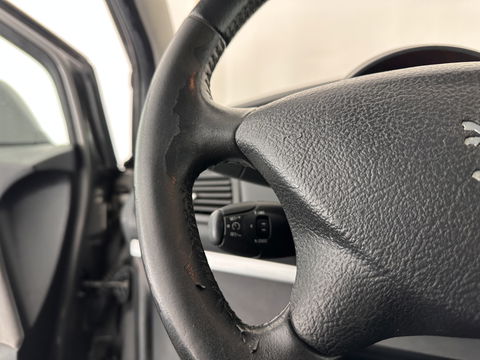 Peugeot 807 2.0 HDiF Norwest [ 8-Pers. ] *NAVI-FULLMAP | 1/2-LEATHER | COMFORT-SEATS | ECC | PDC | CRUISE | RADIO-MP3 | TOWBAR | 16''ALU*