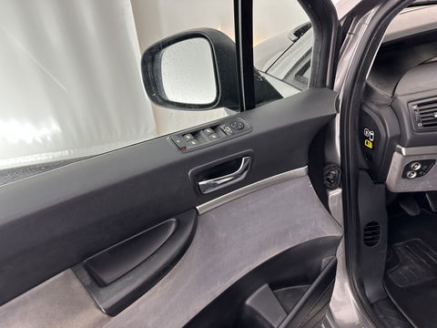 Peugeot 807 2.0 HDiF Norwest [ 8-Pers. ] *NAVI-FULLMAP | 1/2-LEATHER | COMFORT-SEATS | ECC | PDC | CRUISE | RADIO-MP3 | TOWBAR | 16''ALU*