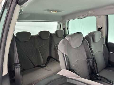 Peugeot 807 2.0 HDiF Norwest [ 8-Pers. ] *NAVI-FULLMAP | 1/2-LEATHER | COMFORT-SEATS | ECC | PDC | CRUISE | RADIO-MP3 | TOWBAR | 16''ALU*
