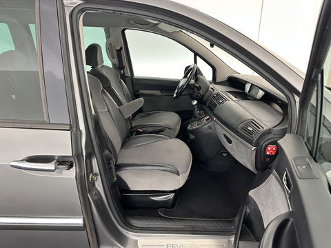 Peugeot 807 2.0 HDiF Norwest [ 8-Pers. ] *NAVI-FULLMAP | 1/2-LEATHER | COMFORT-SEATS | ECC | PDC | CRUISE | RADIO-MP3 | TOWBAR | 16''ALU*