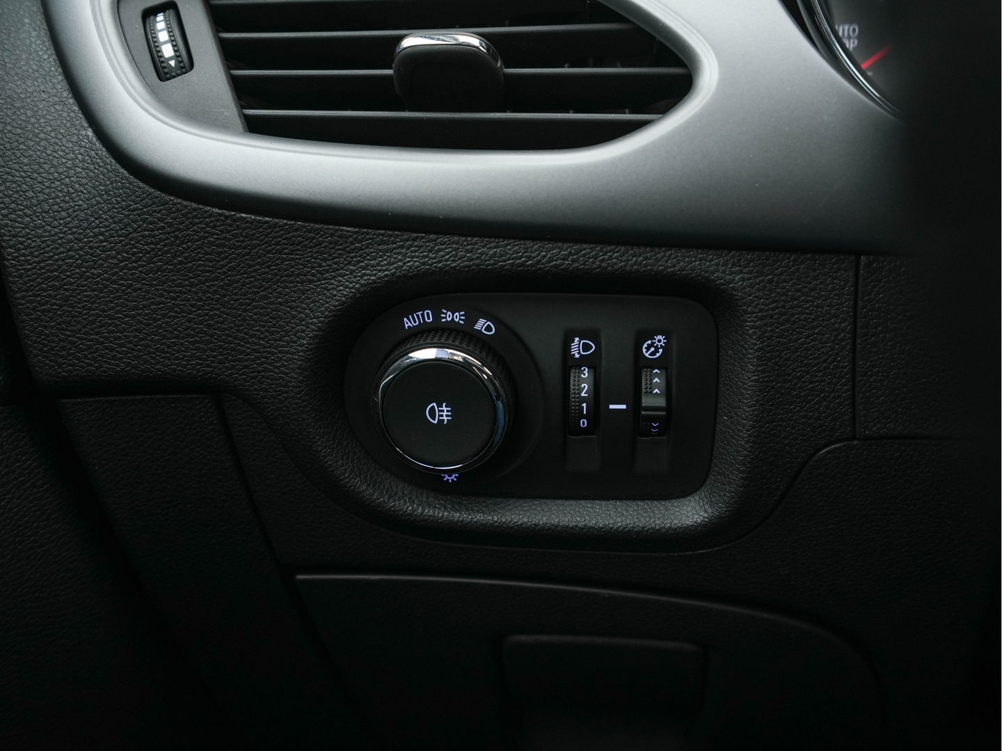 Opel Astra 1.6 CDTI Online Edition IntelliLink-Pack *NAVI-FULLMAP | CARPLAY | DAB | SPORT-SEATS | ECC | AMBIENT-LIGHT | PDC | CRUISE*