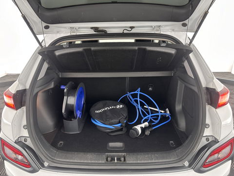 Hyundai KONA EV Premium 64 kWh (INCL-BTW) *FULL-LEATHER | HEAD-UP | FULL-LED | NAVI-FULLMAP | DAB | ADAPTIVE-CRUISE | KRELL-AUDIO | KEYLESS | CAMERA | BLIND-SPOT | LANE-ASSIST | DIGI-COCKPIT | COMFORT-SEATS | 17''ALU*