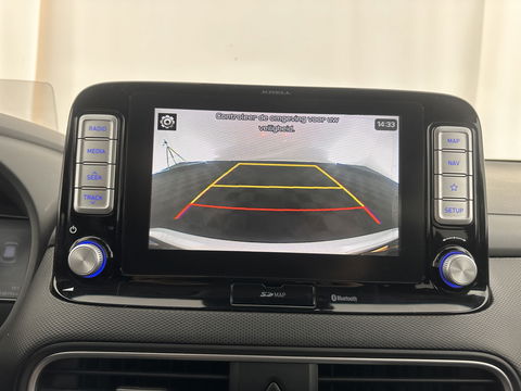 Hyundai KONA EV Premium 64 kWh (INCL-BTW) *FULL-LEATHER | HEAD-UP | FULL-LED | NAVI-FULLMAP | DAB | ADAPTIVE-CRUISE | KRELL-AUDIO | KEYLESS | CAMERA | BLIND-SPOT | LANE-ASSIST | DIGI-COCKPIT | COMFORT-SEATS | 17''ALU*