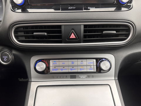 Hyundai KONA EV Premium 64 kWh (INCL-BTW) *FULL-LEATHER | HEAD-UP | FULL-LED | NAVI-FULLMAP | DAB | ADAPTIVE-CRUISE | KRELL-AUDIO | KEYLESS | CAMERA | BLIND-SPOT | LANE-ASSIST | DIGI-COCKPIT | COMFORT-SEATS | 17''ALU*