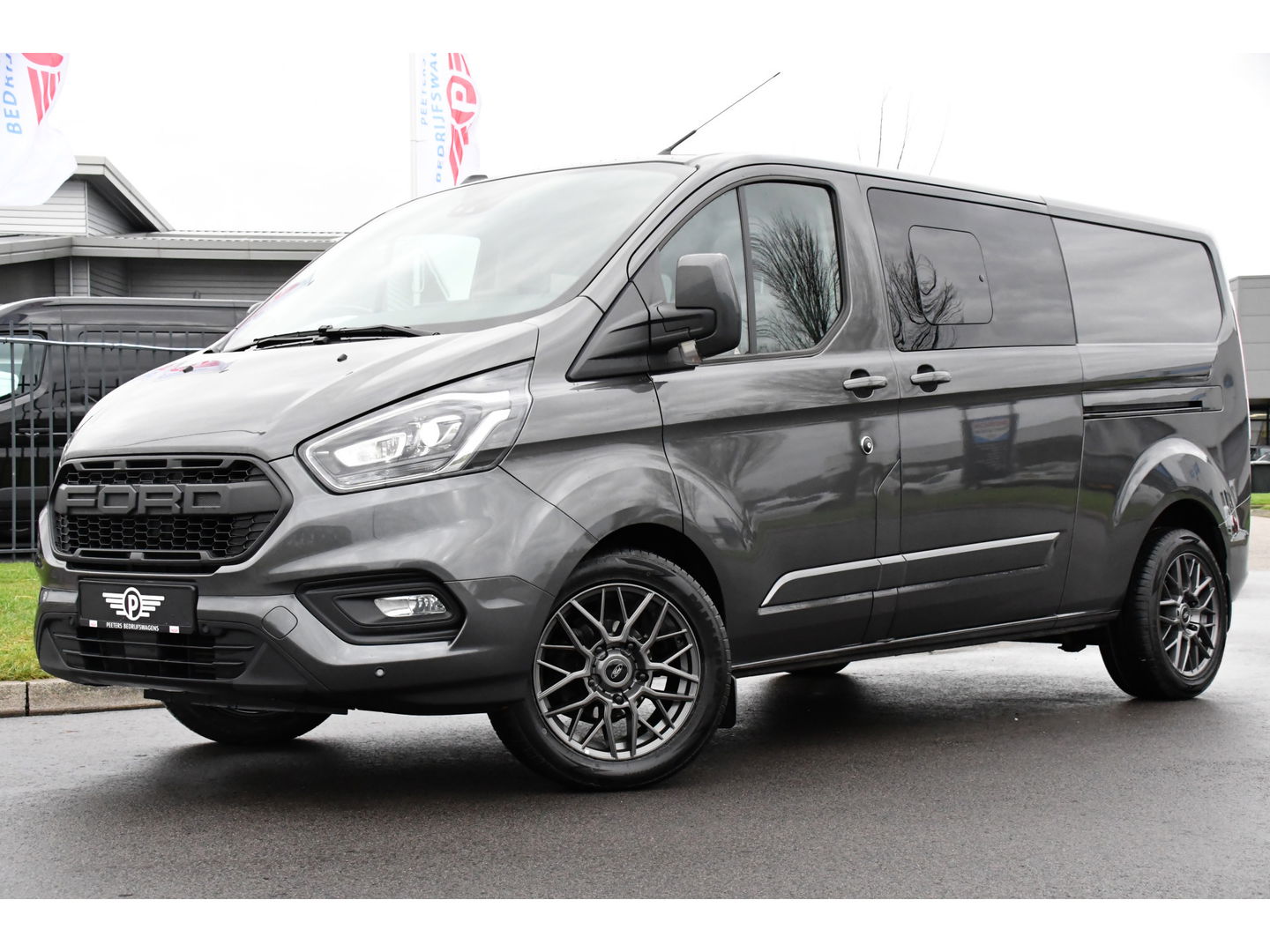 Ford Transit Custom 300 2.0 TDCI L2H1 Limited DC Cruise, Camera, Carplay, 170PK LED, Leder, Automaat, Sensoren, Trekhaak, UNIEK!