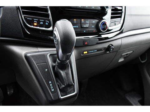 Ford Transit Custom 300 2.0 TDCI L2H1 Limited DC Cruise, Camera, Carplay, 170PK LED, Leder, Automaat, Sensoren, Trekhaak, UNIEK!