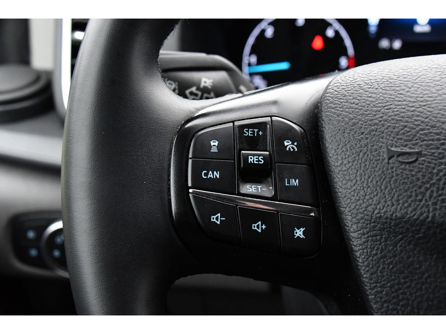Ford Transit Custom 300 2.0 TDCI L2H1 Limited DC Cruise, Camera, Carplay, 170PK LED, Leder, Automaat, Sensoren, Trekhaak, UNIEK!
