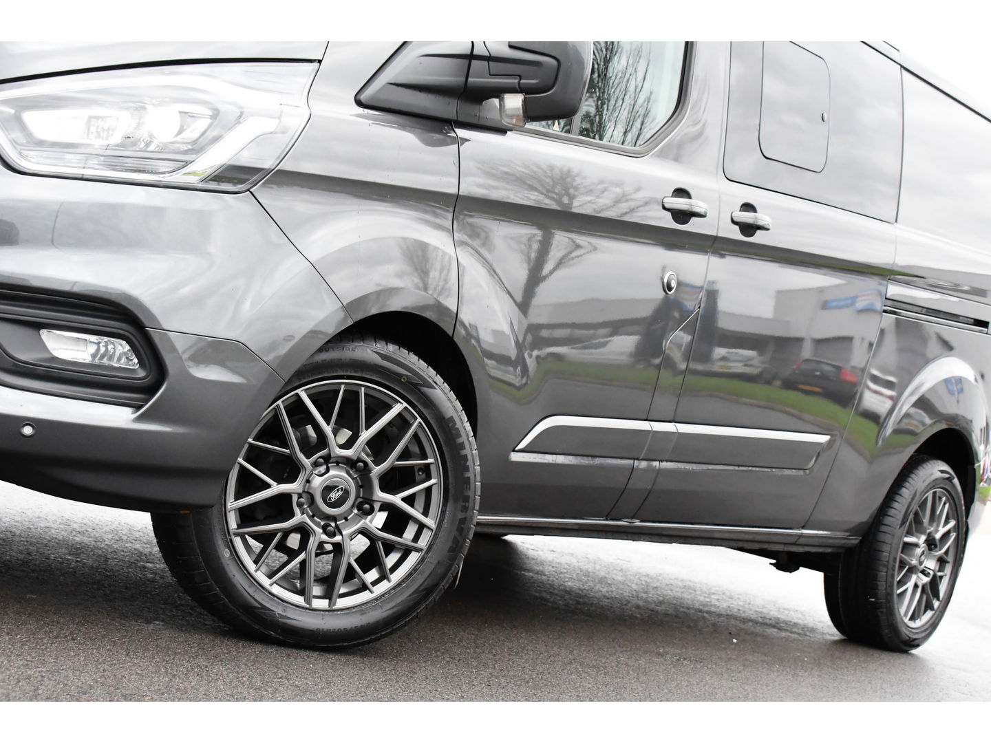 Ford Transit Custom 300 2.0 TDCI L2H1 Limited DC Cruise, Camera, Carplay, 170PK LED, Leder, Automaat, Sensoren, Trekhaak, UNIEK!