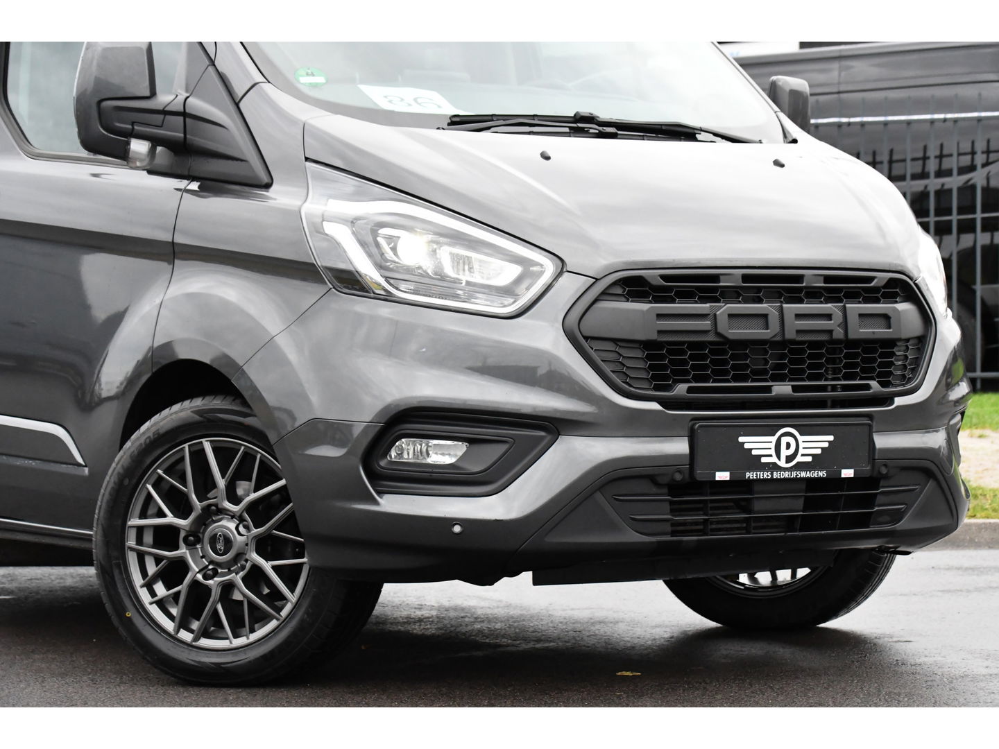 Ford Transit Custom 300 2.0 TDCI L2H1 Limited DC Cruise, Camera, Carplay, 170PK LED, Leder, Automaat, Sensoren, Trekhaak, UNIEK!