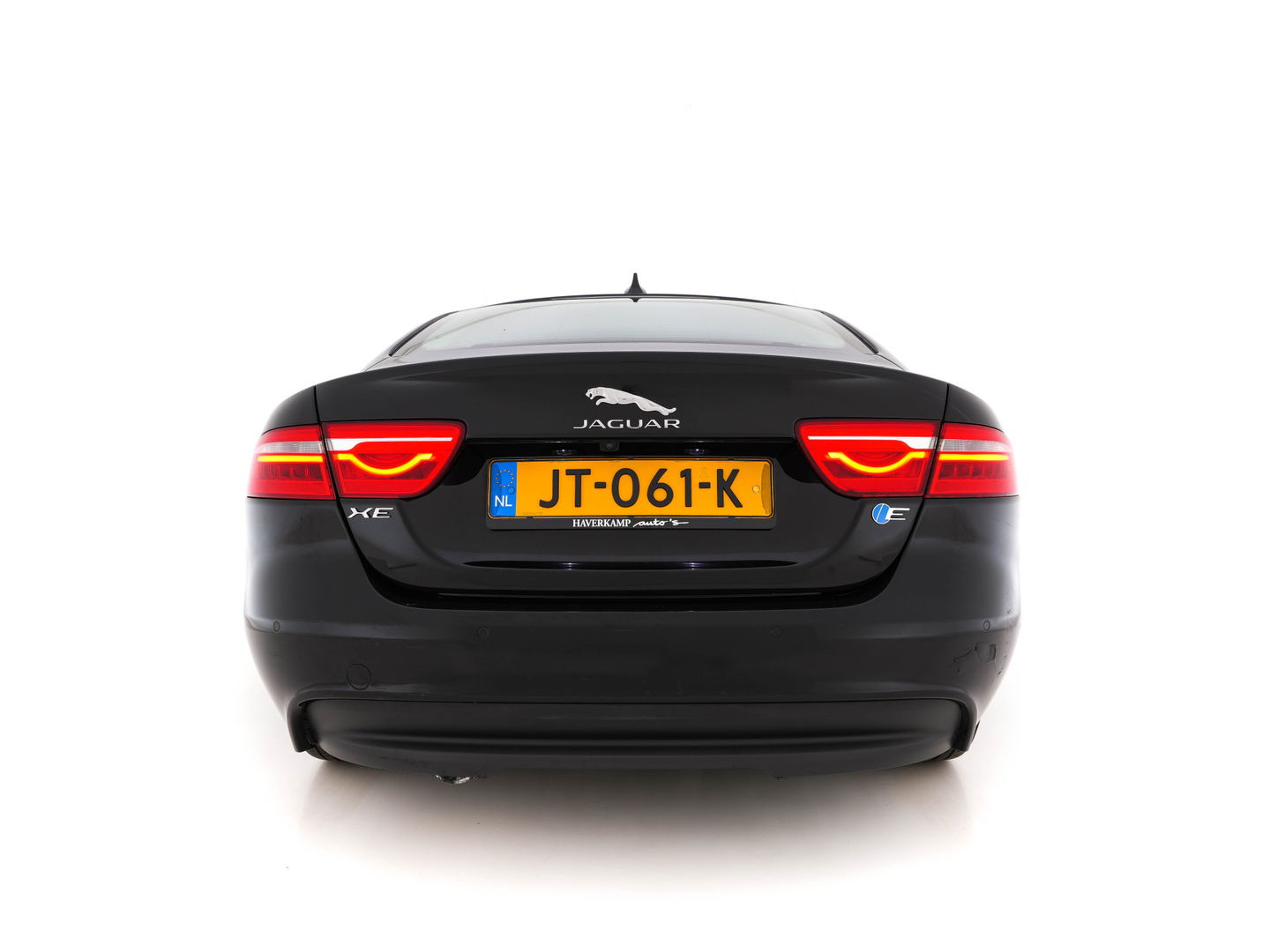 Jaguar XE 2.0 D Pure In-Control-Pack Aut. *FULL-LEATHER | NAVI-FULLMAP | COMFORT-SEATS | CAMERA | ECC | SHIFT-PADDLES | LANE-ASSIST | PDC | HEATED-SEATS | CRUISE | 17''ALU*
