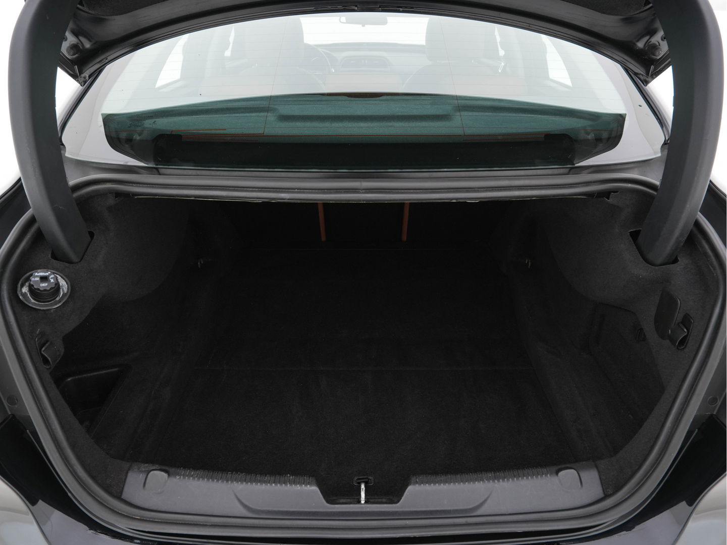 Jaguar XE 2.0 D Pure In-Control-Pack Aut. *FULL-LEATHER | NAVI-FULLMAP | COMFORT-SEATS | CAMERA | ECC | SHIFT-PADDLES | LANE-ASSIST | PDC | HEATED-SEATS | CRUISE | 17''ALU*