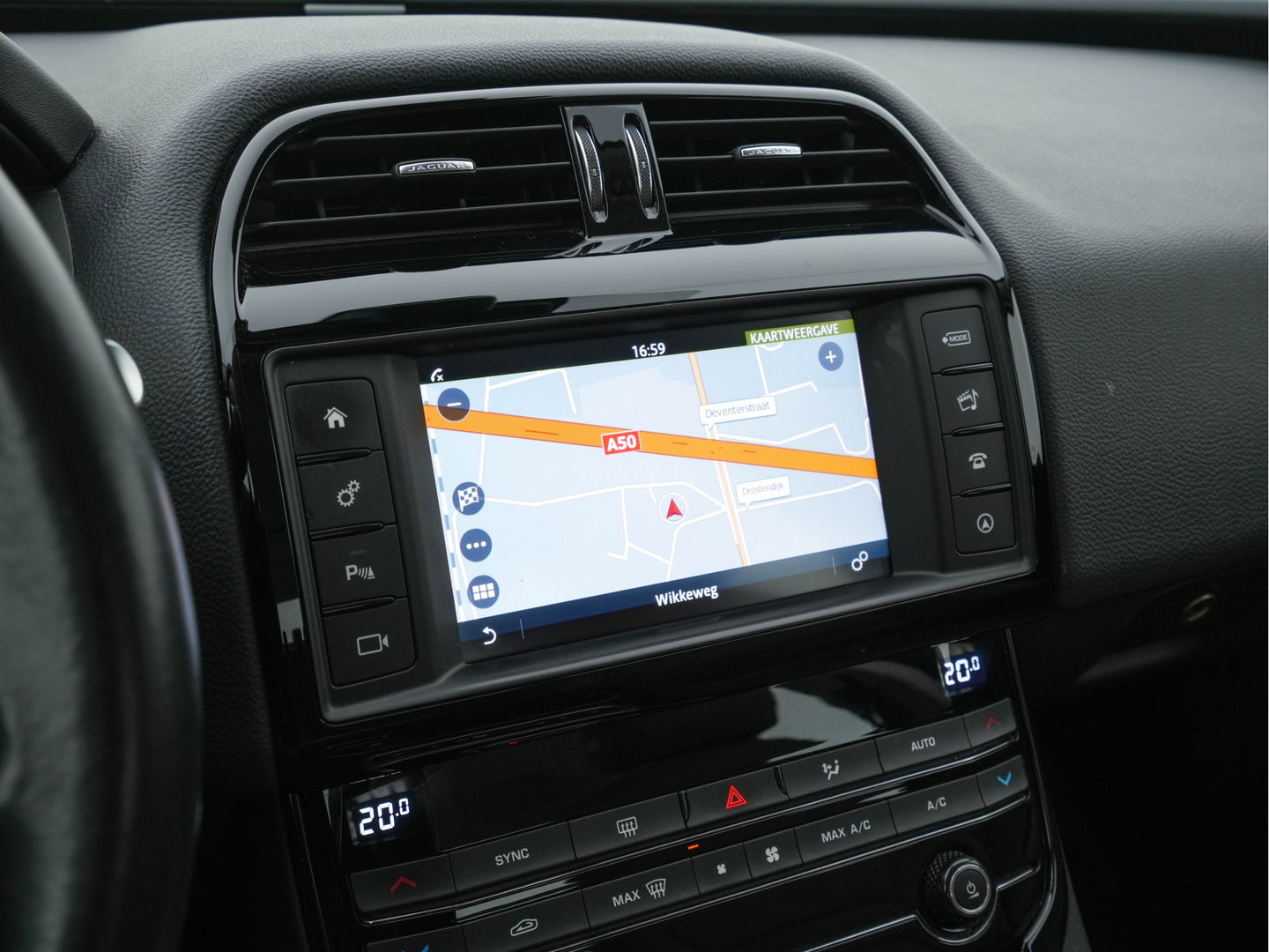 Jaguar XE 2.0 D Pure In-Control-Pack Aut. *FULL-LEATHER | NAVI-FULLMAP | COMFORT-SEATS | CAMERA | ECC | SHIFT-PADDLES | LANE-ASSIST | PDC | HEATED-SEATS | CRUISE | 17''ALU*