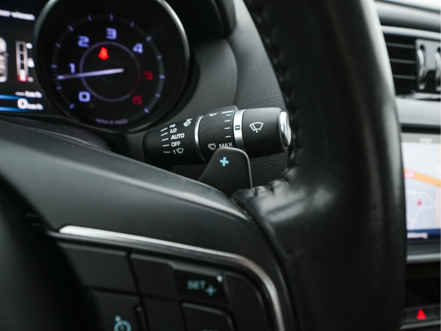 Jaguar XE 2.0 D Pure In-Control-Pack Aut. *FULL-LEATHER | NAVI-FULLMAP | COMFORT-SEATS | CAMERA | ECC | SHIFT-PADDLES | LANE-ASSIST | PDC | HEATED-SEATS | CRUISE | 17''ALU*