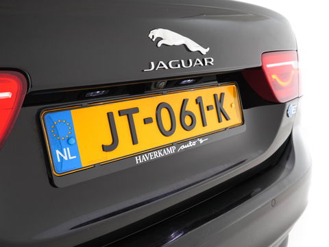 Jaguar XE 2.0 D Pure In-Control-Pack Aut. *FULL-LEATHER | NAVI-FULLMAP | COMFORT-SEATS | CAMERA | ECC | SHIFT-PADDLES | LANE-ASSIST | PDC | HEATED-SEATS | CRUISE | 17''ALU*