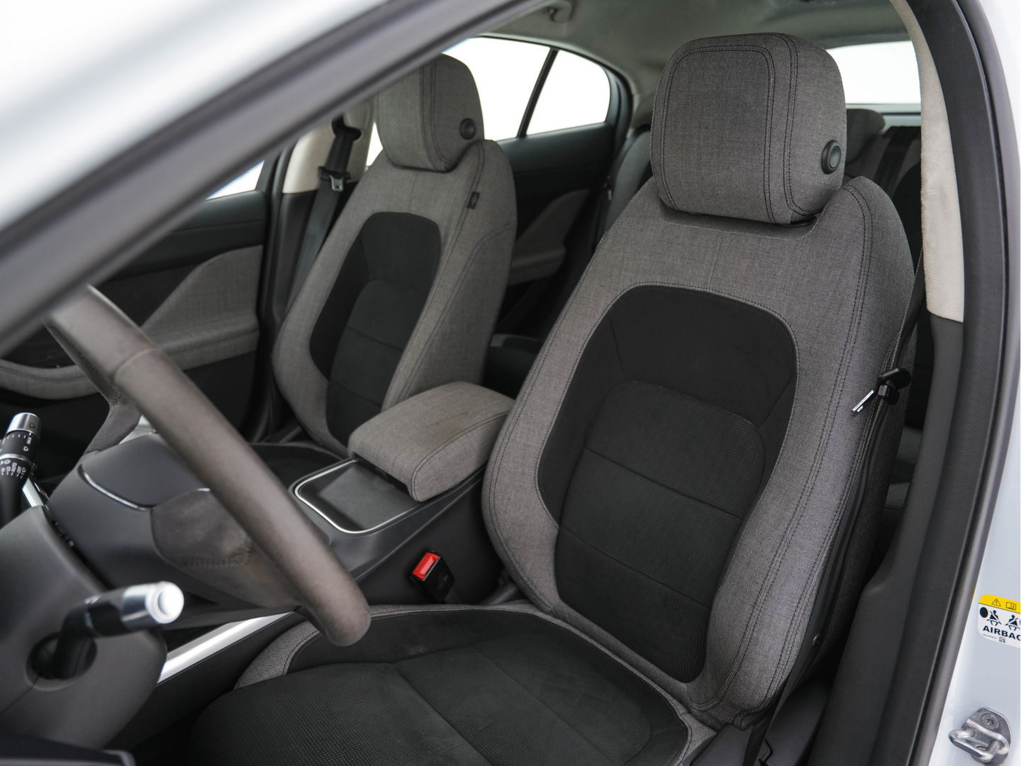 Jaguar I-PACE EV400 HSE First Edition AWD (INCL-BTW) Aut. *DIGI-COCKPIT | MATRIX-LED | MICROFIBRE | MERIDIAN-AUDIO | SURROUND-VIEW | KEYLESS | LANE-ASSIST | BLIND-SPOT | CRUISE | DAB | MEMORY-PACK | CCS-FASTLOADER | SPORT-SEATS | 22"