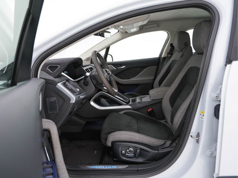 Jaguar I-PACE EV400 HSE First Edition AWD (INCL-BTW) Aut. *DIGI-COCKPIT | MATRIX-LED | MICROFIBRE | MERIDIAN-AUDIO | SURROUND-VIEW | KEYLESS | LANE-ASSIST | BLIND-SPOT | CRUISE | DAB | MEMORY-PACK | CCS-FASTLOADER | SPORT-SEATS | 22"
