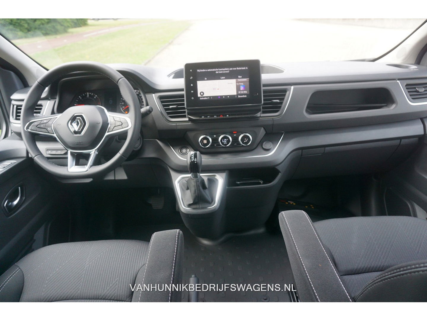 Renault Trafic 170PK L2H1 LUXE DC EDC AUT BPM VRIJ!! Climate, Navi, Camera, ACC, 17" LM, LED!! NR. 901