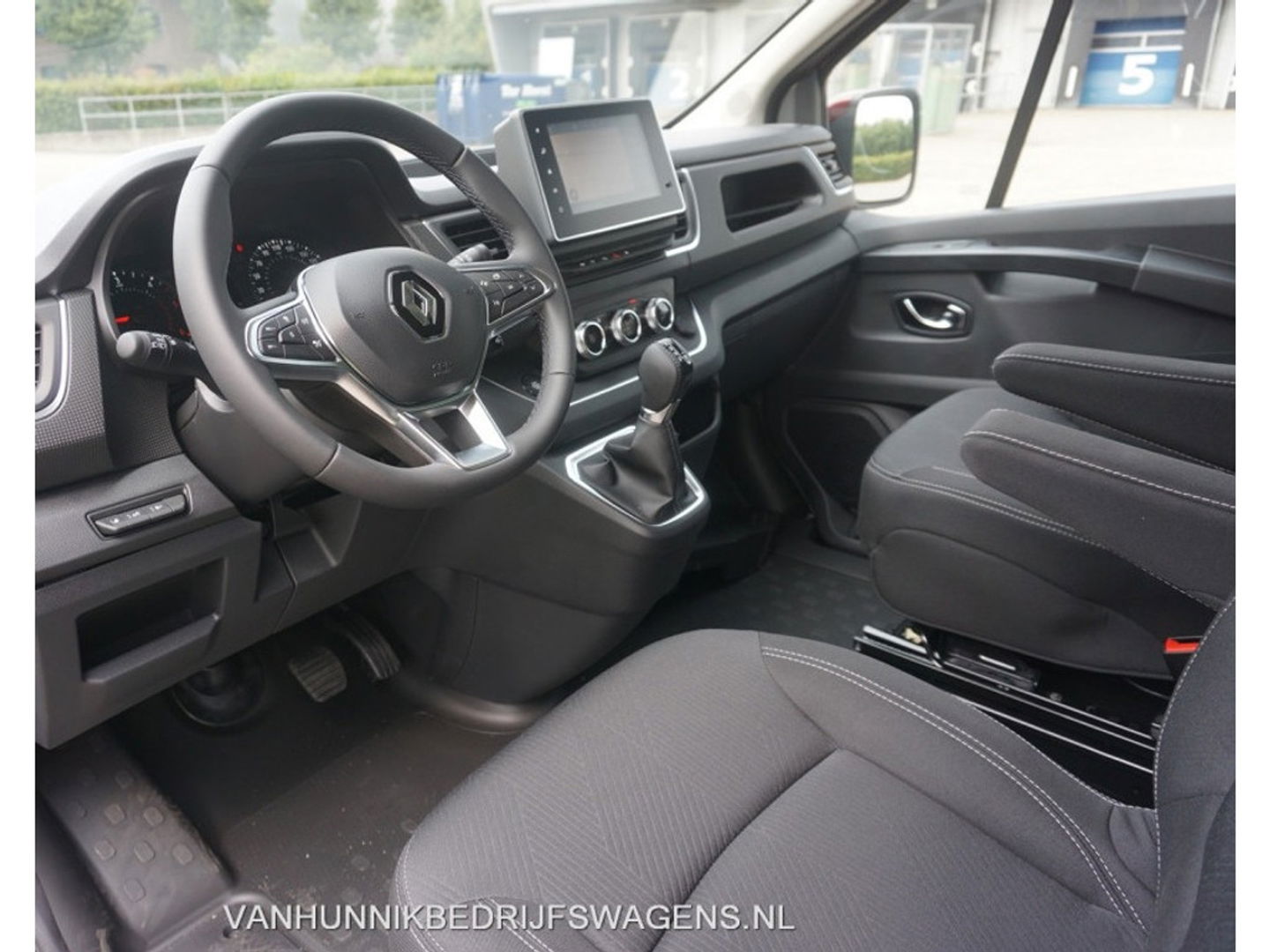 Renault Trafic 170PK L2H1 LUXE DC EDC AUT BPM VRIJ!! Climate, Navi, Camera, ACC, 17" LM, LED!! NR. 901