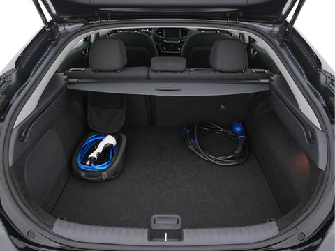 Hyundai IONIQ Comfort EV Aut. *INFINITY-AUDIO | NAVI-FULLMAP | CAMERA | CCS-FASTLOADER | LANE-ASSIST | ADAPTIVE-CRUISE | KEYLESS | SHIFT-PADDLES | PDC | CARPLAY |  DAB+ | COMFORT-SEATS | 16"ALU*