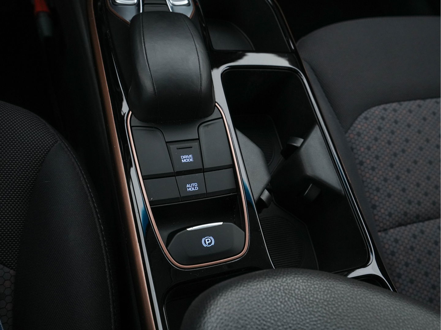 Hyundai IONIQ Comfort EV Aut. *INFINITY-AUDIO | NAVI-FULLMAP | CAMERA | CCS-FASTLOADER | LANE-ASSIST | ADAPTIVE-CRUISE | KEYLESS | SHIFT-PADDLES | PDC | CARPLAY |  DAB+ | COMFORT-SEATS | 16"ALU*
