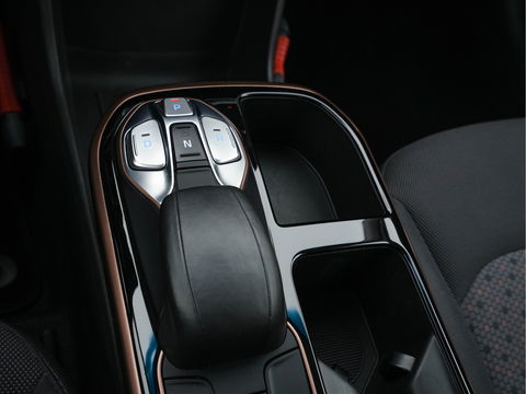 Hyundai IONIQ Comfort EV Aut. *INFINITY-AUDIO | NAVI-FULLMAP | CAMERA | CCS-FASTLOADER | LANE-ASSIST | ADAPTIVE-CRUISE | KEYLESS | SHIFT-PADDLES | PDC | CARPLAY |  DAB+ | COMFORT-SEATS | 16"ALU*