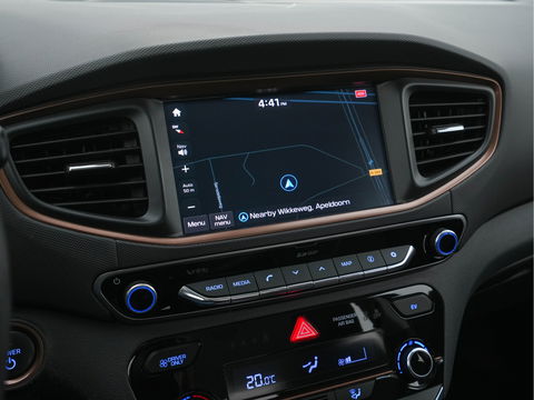 Hyundai IONIQ Comfort EV Aut. *INFINITY-AUDIO | NAVI-FULLMAP | CAMERA | CCS-FASTLOADER | LANE-ASSIST | ADAPTIVE-CRUISE | KEYLESS | SHIFT-PADDLES | PDC | CARPLAY |  DAB+ | COMFORT-SEATS | 16"ALU*