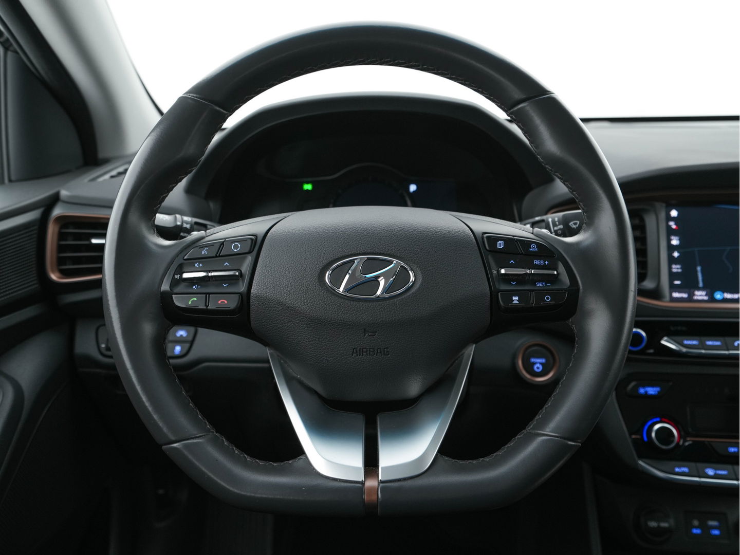 Hyundai IONIQ Comfort EV Aut. *INFINITY-AUDIO | NAVI-FULLMAP | CAMERA | CCS-FASTLOADER | LANE-ASSIST | ADAPTIVE-CRUISE | KEYLESS | SHIFT-PADDLES | PDC | CARPLAY |  DAB+ | COMFORT-SEATS | 16"ALU*