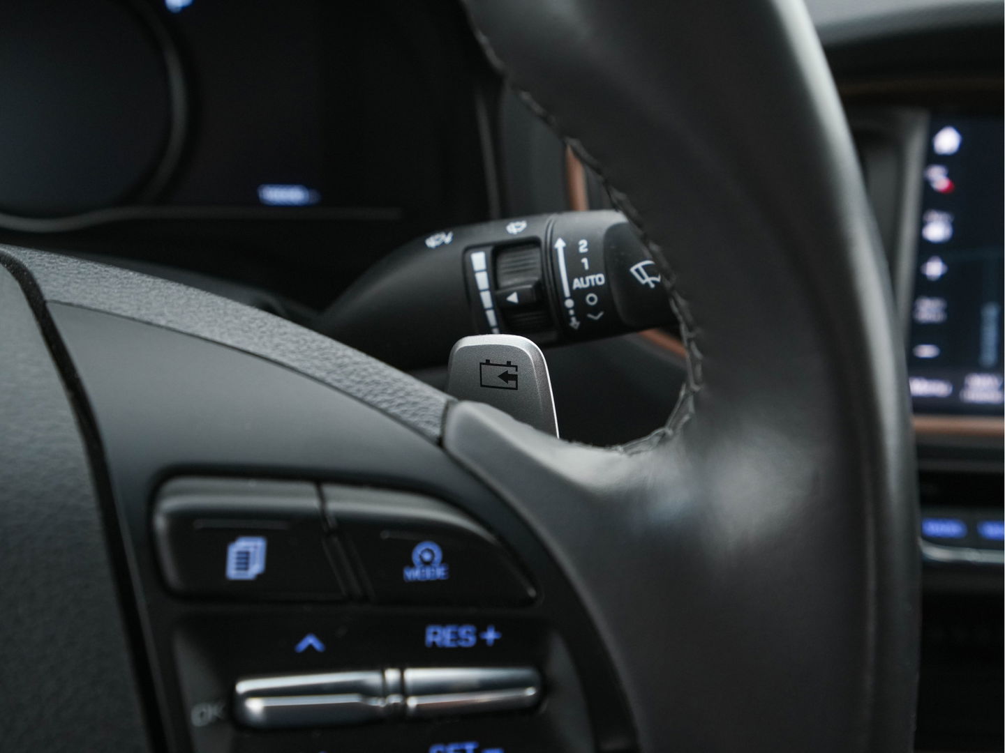 Hyundai IONIQ Comfort EV Aut. *INFINITY-AUDIO | NAVI-FULLMAP | CAMERA | CCS-FASTLOADER | LANE-ASSIST | ADAPTIVE-CRUISE | KEYLESS | SHIFT-PADDLES | PDC | CARPLAY |  DAB+ | COMFORT-SEATS | 16"ALU*