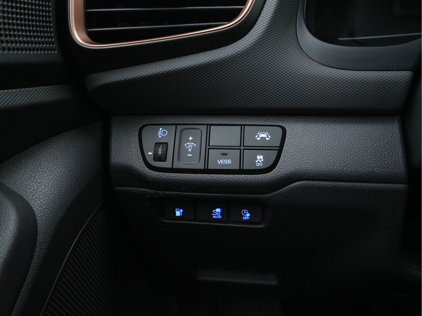 Hyundai IONIQ Comfort EV Aut. *INFINITY-AUDIO | NAVI-FULLMAP | CAMERA | CCS-FASTLOADER | LANE-ASSIST | ADAPTIVE-CRUISE | KEYLESS | SHIFT-PADDLES | PDC | CARPLAY | DAB+ | COMFORT-SEATS | 16"ALU*