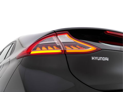 Hyundai IONIQ Comfort EV Aut. *INFINITY-AUDIO | NAVI-FULLMAP | CAMERA | CCS-FASTLOADER | LANE-ASSIST | ADAPTIVE-CRUISE | KEYLESS | SHIFT-PADDLES | PDC | CARPLAY |  DAB+ | COMFORT-SEATS | 16"ALU*