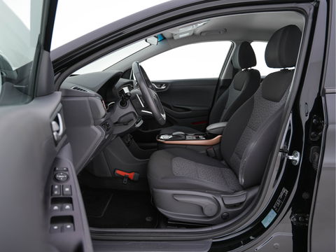 Hyundai IONIQ Comfort EV Aut. *INFINITY-AUDIO | NAVI-FULLMAP | CAMERA | CCS-FASTLOADER | LANE-ASSIST | ADAPTIVE-CRUISE | KEYLESS | SHIFT-PADDLES | PDC | CARPLAY |  DAB+ | COMFORT-SEATS | 16"ALU*