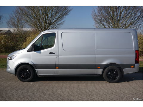 Mercedes-Benz Sprinter 319CDI Panamericana Black L2H1 BPM VRIJ!! 10.25" Mbux, ACC, LED, 3.5T Trekhaak, 18" LM!! NR. 911
