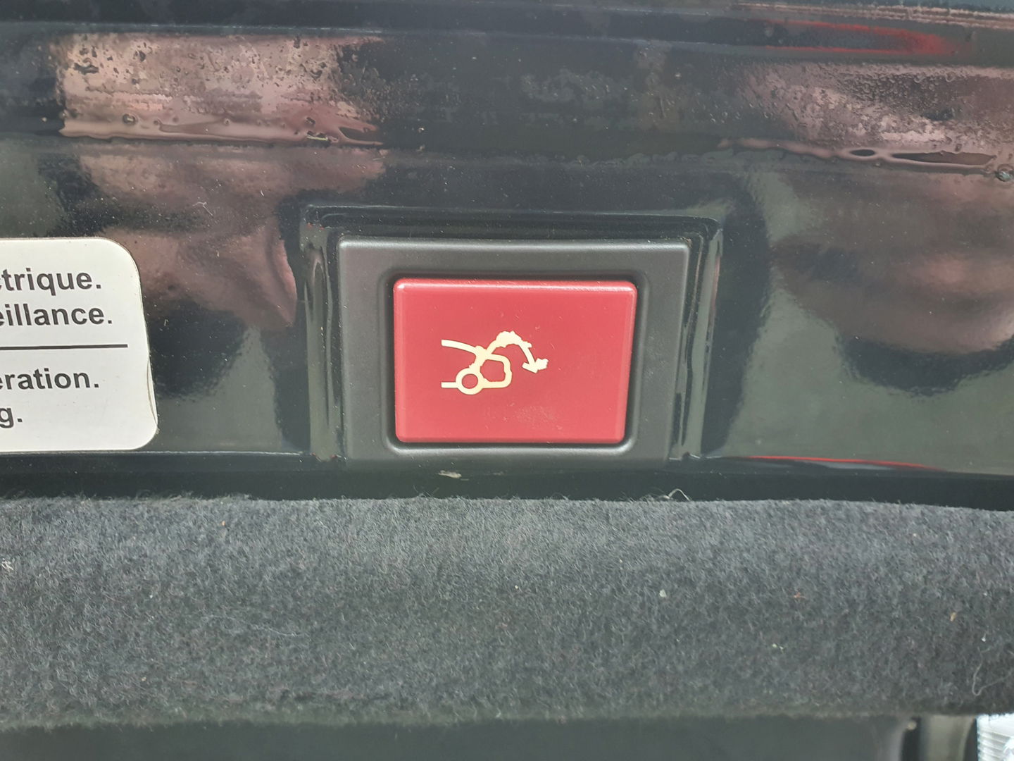 Peugeot 607 2.7 HDiF Executive Ivoire-Pack Aut. *PANO | XENON | NAPPA-FULL-LEATHER | NAVI-FULLMAP | CRUISE | MEMORY-PACK | COMFORT-SEATS | TOWBAR | HEATED-SEATS | 17"ALU*