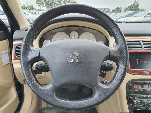 Peugeot 607 2.7 HDiF Executive Ivoire-Pack Aut. *PANO | XENON | NAPPA-FULL-LEATHER | NAVI-FULLMAP | CRUISE | MEMORY-PACK | COMFORT-SEATS | TOWBAR | HEATED-SEATS | 17"ALU*