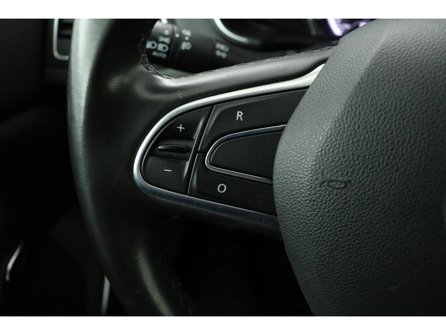 Renault Mégane 1.3 TCe Bose | Carplay | Camera | Half leder | Navigatie | Keyless | Dodehoek detectie | Park Assist | Climate control