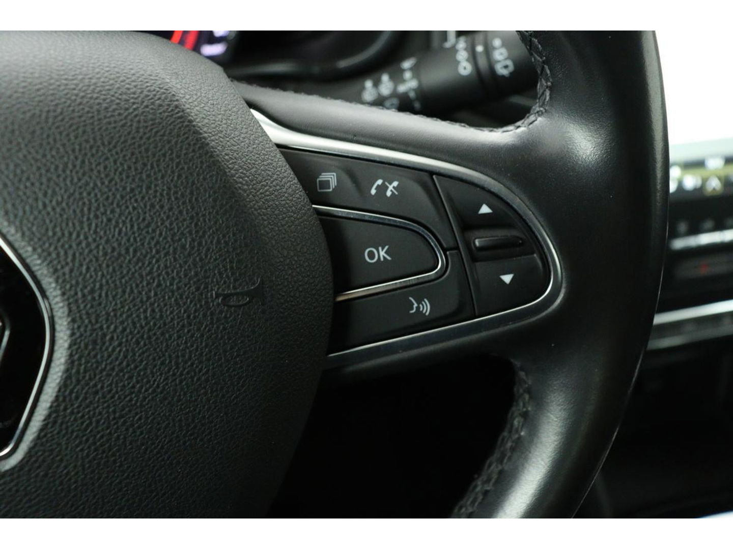 Renault Mégane 1.3 TCe Bose | Carplay | Camera | Half leder | Navigatie | Keyless | Dodehoek detectie | Park Assist | Climate control