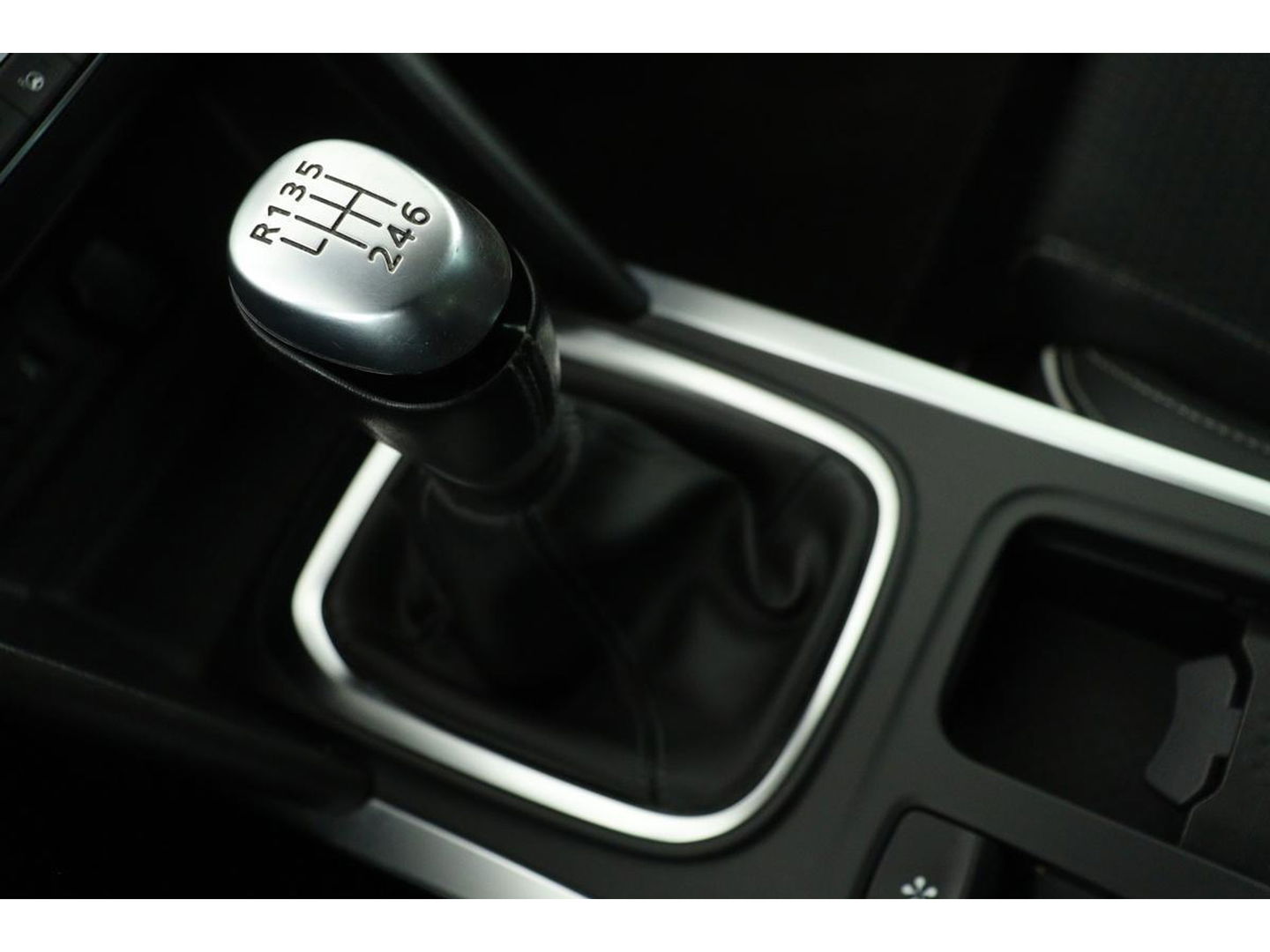 Renault Mégane 1.3 TCe Bose | Carplay | Camera | Half leder | Navigatie | Keyless | Dodehoek detectie | Park Assist | Climate control