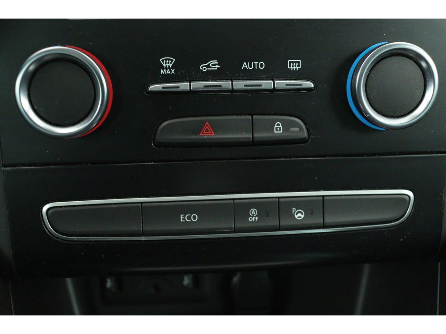 Renault Mégane 1.3 TCe Bose | Carplay | Camera | Half leder | Navigatie | Keyless | Dodehoek detectie | Park Assist | Climate control