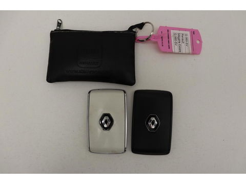 Renault Mégane 1.3 TCe Bose | Carplay | Camera | Half leder | Navigatie | Keyless | Dodehoek detectie | Park Assist | Climate control
