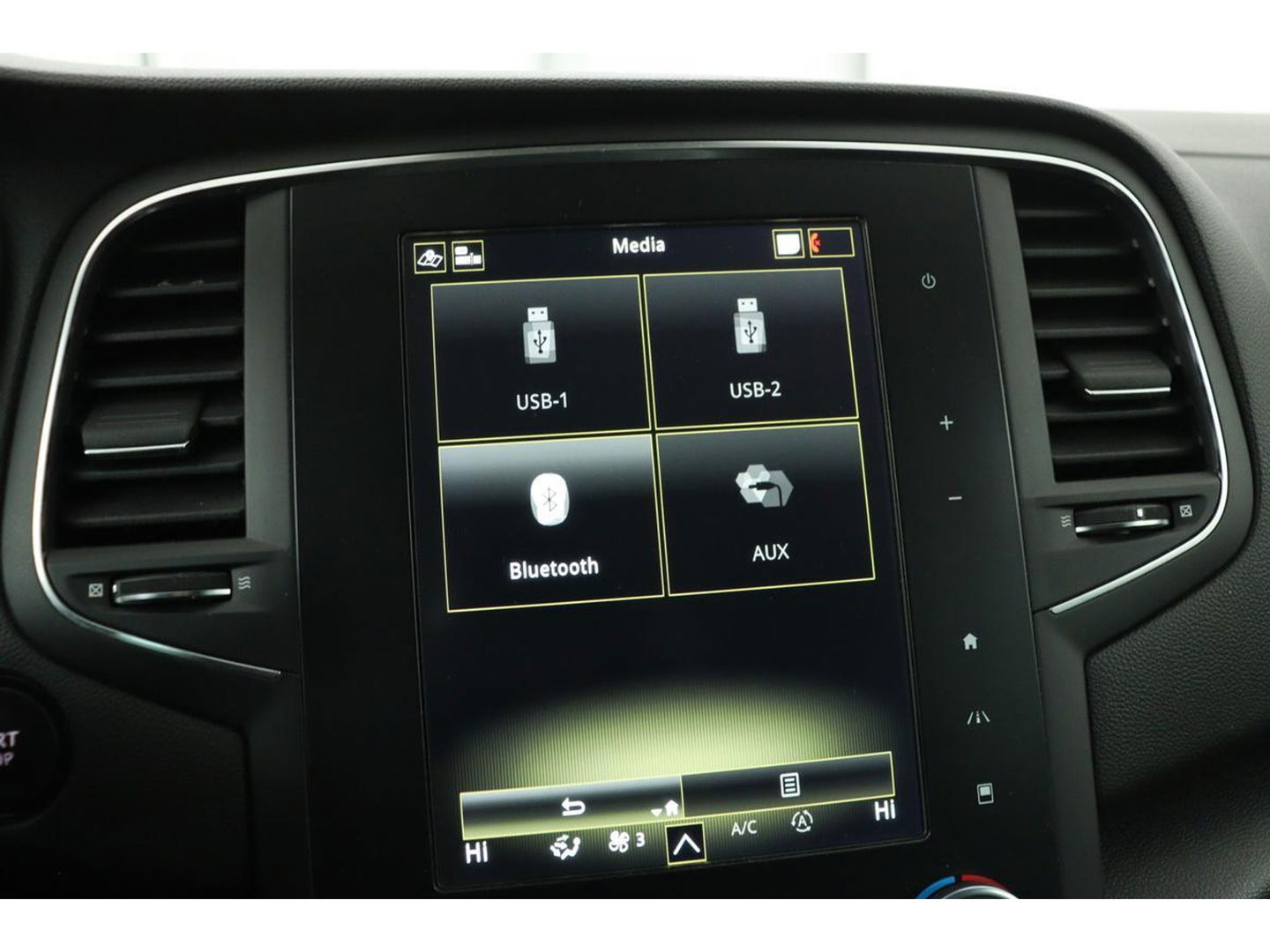 Renault Mégane 1.3 TCe Bose | Carplay | Camera | Half leder | Navigatie | Keyless | Dodehoek detectie | Park Assist | Climate control