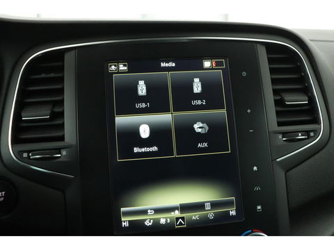 Renault Mégane 1.3 TCe Bose | Carplay | Camera | Half leder | Navigatie | Keyless | Dodehoek detectie | Park Assist | Climate control