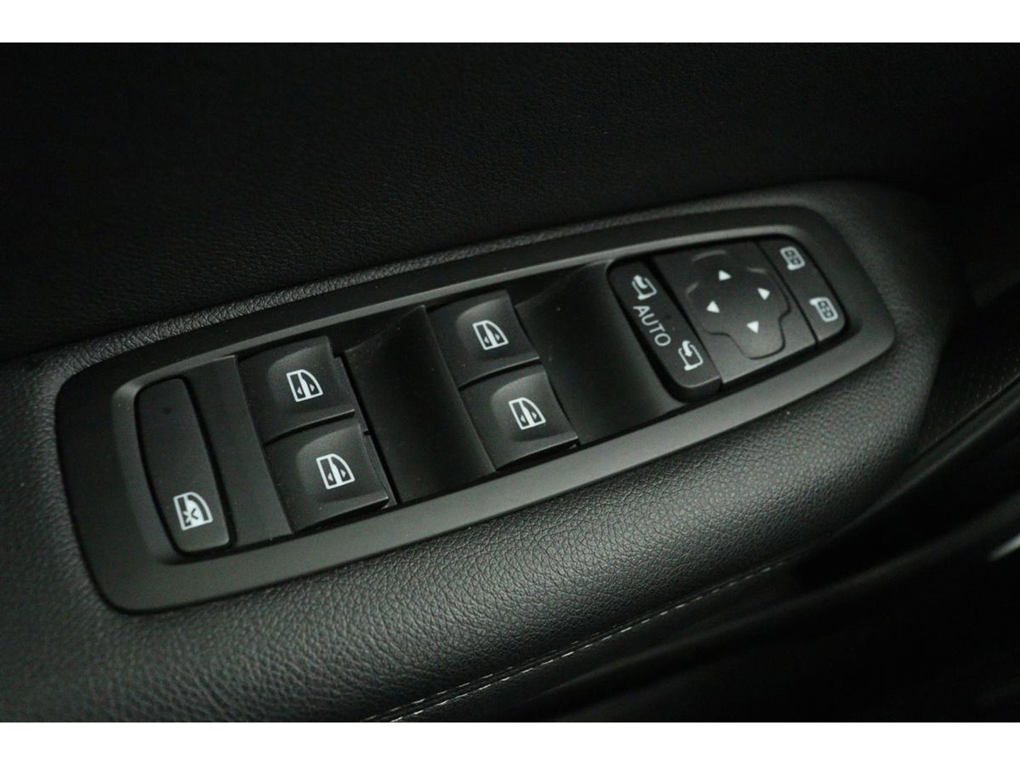 Renault Mégane 1.3 TCe Bose | Carplay | Camera | Half leder | Navigatie | Keyless | Dodehoek detectie | Park Assist | Climate control