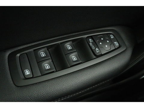 Renault Mégane 1.3 TCe Bose | Carplay | Camera | Half leder | Navigatie | Keyless | Dodehoek detectie | Park Assist | Climate control