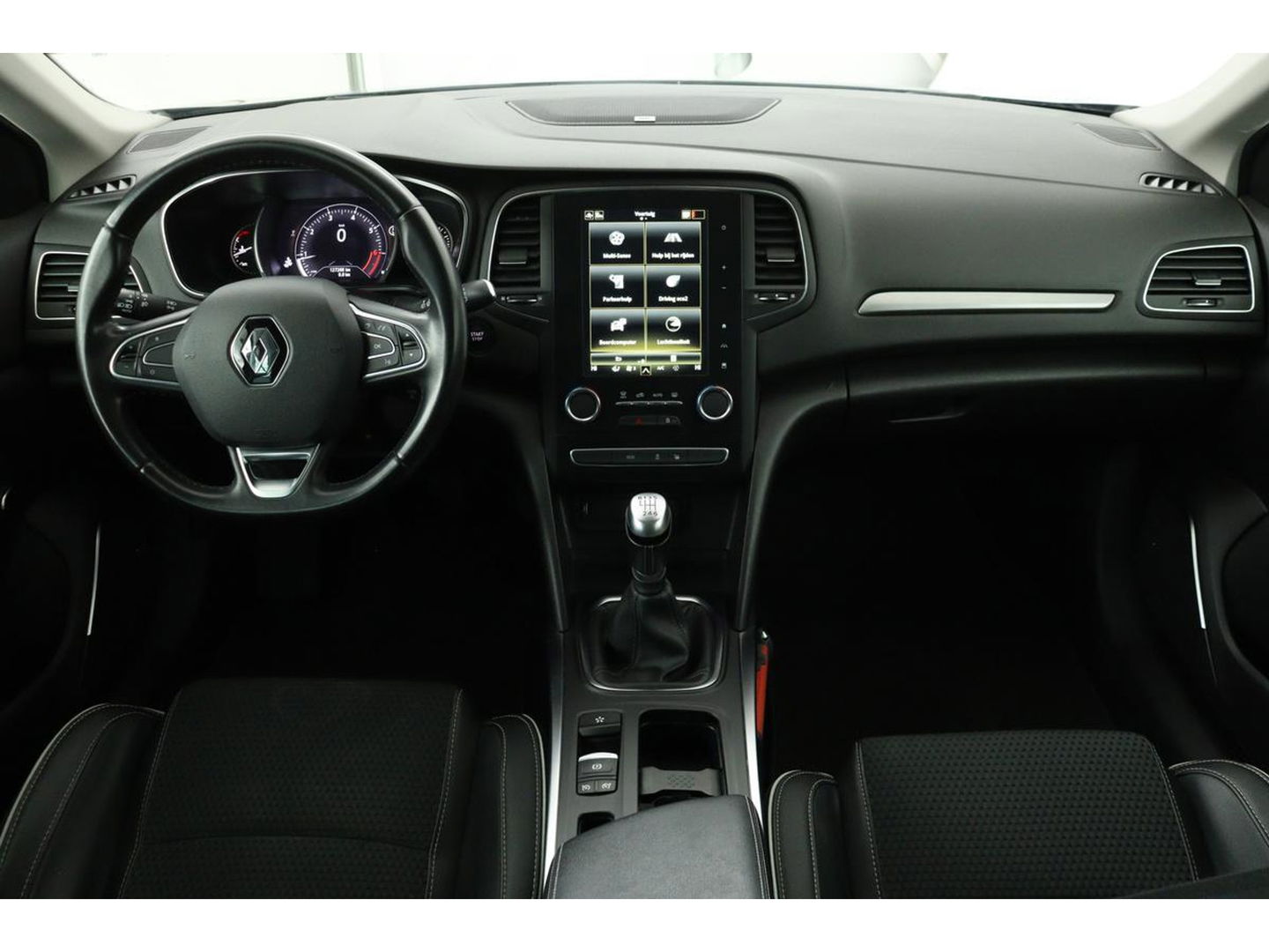 Renault Mégane 1.3 TCe Bose | Carplay | Camera | Half leder | Navigatie | Keyless | Dodehoek detectie | Park Assist | Climate control