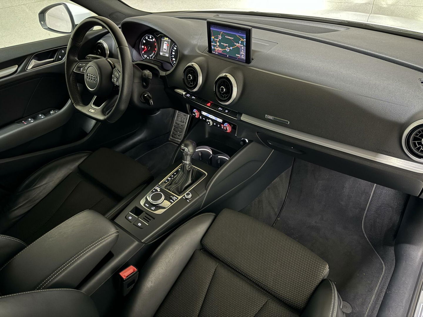 Audi A3 Sportback 30 TFSI 3x S-Line Black Edition Navi NAP