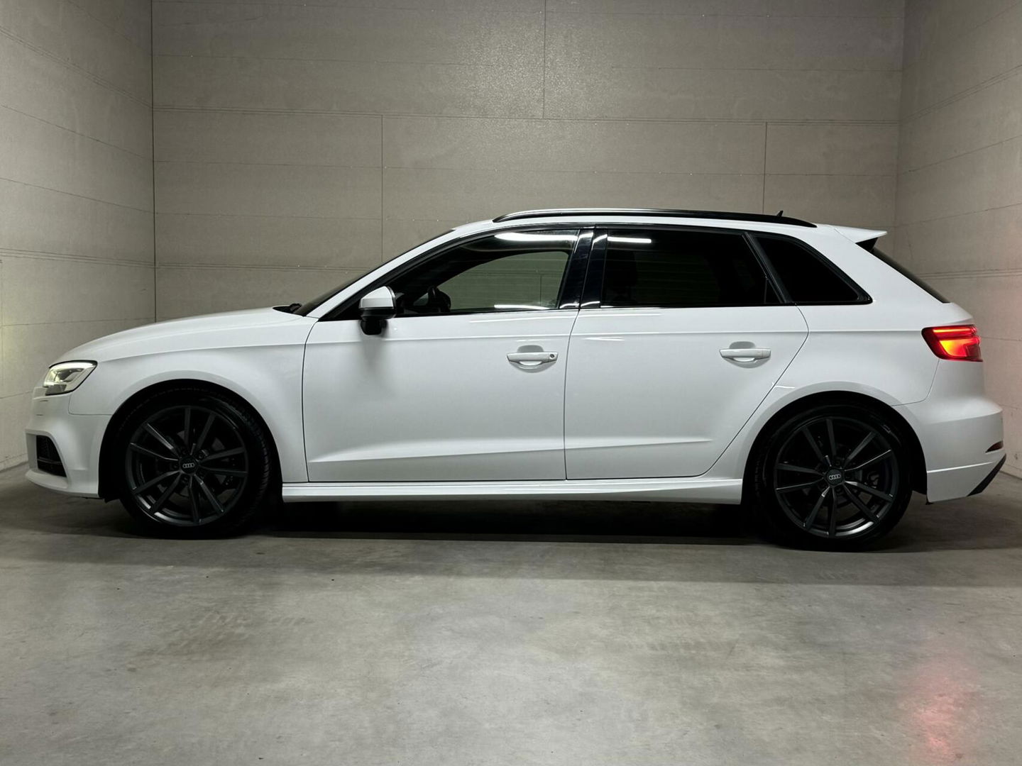 Audi A3 Sportback 30 TFSI 3x S-Line Black Edition Navi NAP