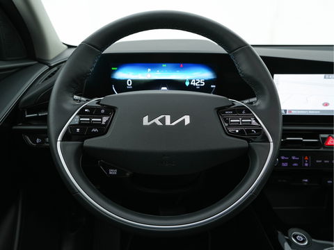 Kia Niro EV DynamicPlusLine 64.8 kWh [ 3-Fase ] (INCL-BTW) Aut. *PANO | HEAD-UP | LEATHER | DIGI-COCKPIT | NAVI-FULLMAP | DAB | ADAPT.CRUISE | CAMERA | COMFORT-SEATS | KEYLESS | DIGI-COCKPIT | SHIFT-PADDLES | HEATED-SEATS | CARPLAY | LANE-